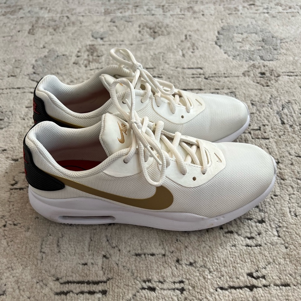 Nike Air Max Oketo